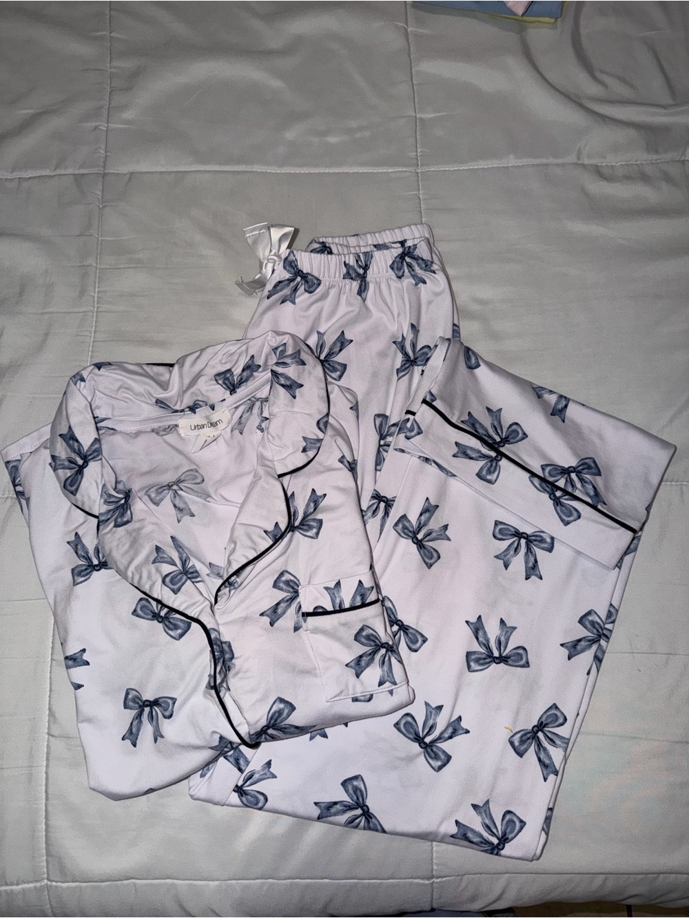 Woman’s Pajama Set with Navy Bow Print
